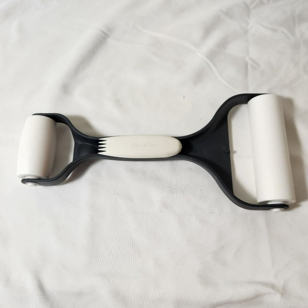 Pampered Chef Pie Pastry BAKER'S ROLLER